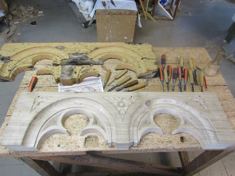 Reconstruction des sculptures sur bois du clocher de l'glise Jrusalem  Bruges